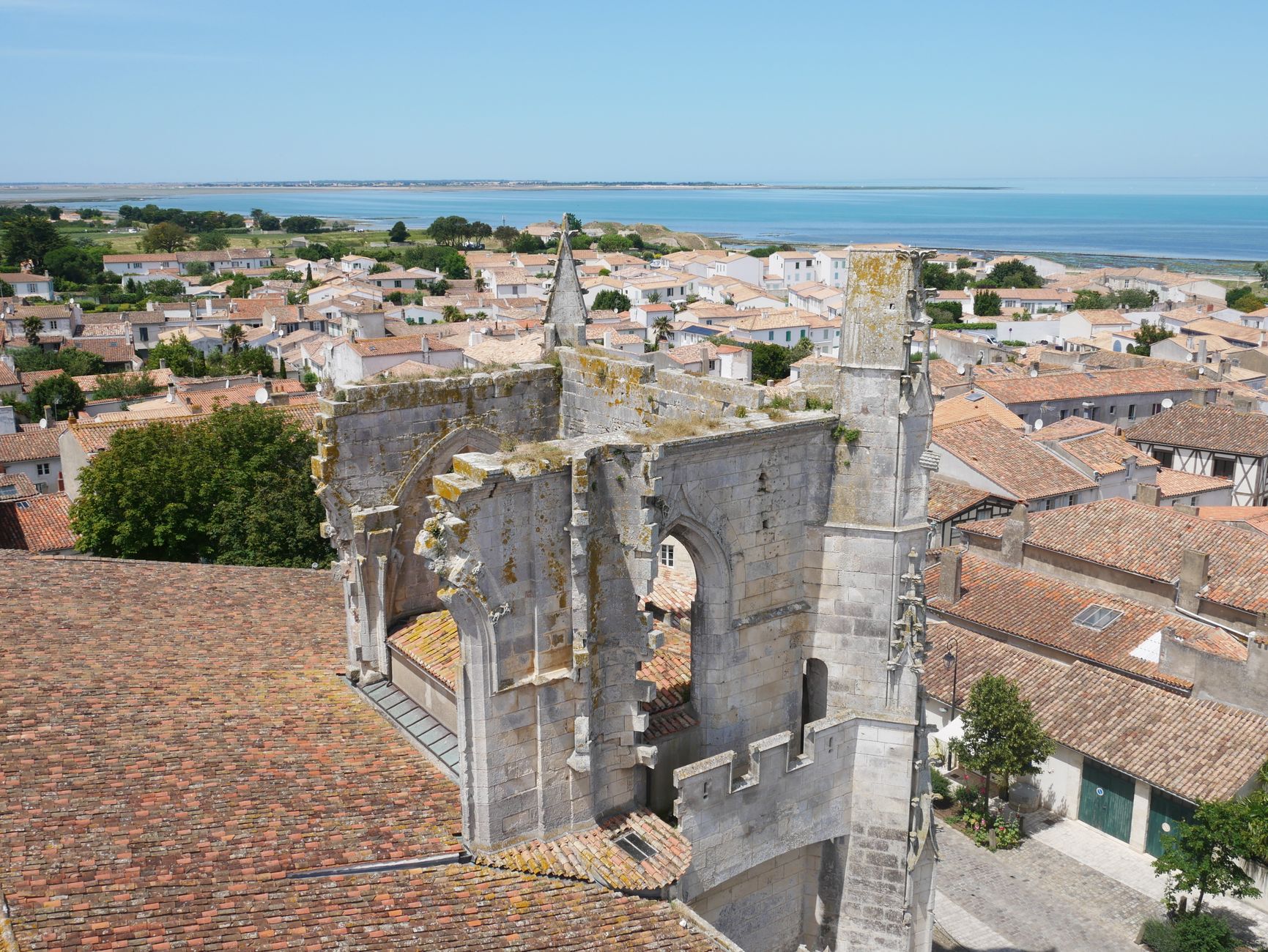 Bâchage de toiture équipe à Clermont-Ferrand